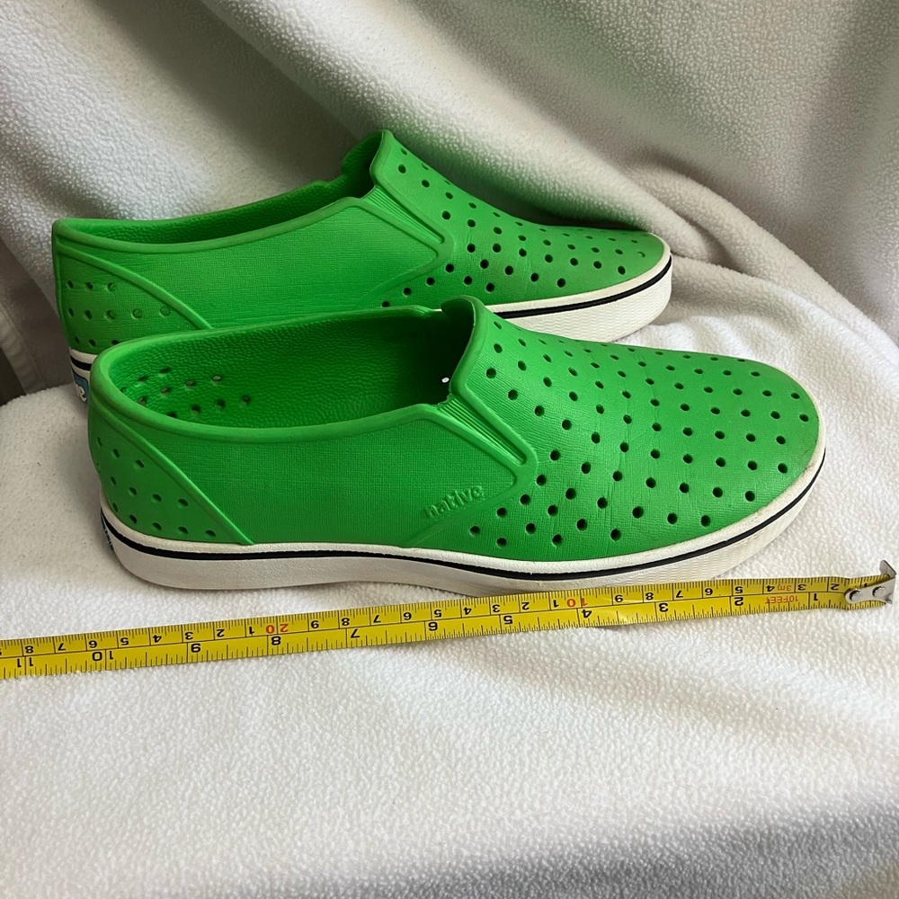 EUC Native Shoes Green Slip-On Water shoes Women’s 8 Men’s 6 - Picture 9 of 13